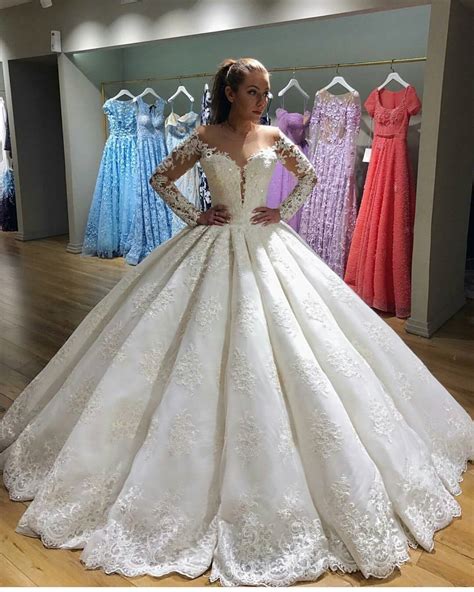 Vintage Long Sleeves Ball Gown Wedding Dresses Lace