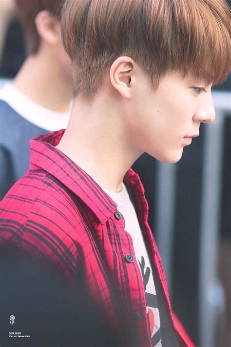 Korean males have a wide range of hair lengths, with some maintaining the generic male hair length and others challenging the female hair length. Pin by Joe Boxers on haircut | Korean men hairstyle, Kpop ...