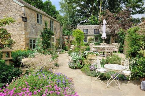 Bag End To Rent In Stow On The Wold English Cottage Garden Country