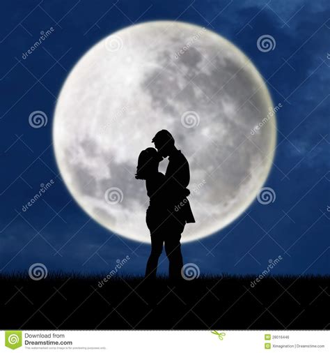 Close Up Of Silhouette Couple Kissing On Full Moon Stock Illustration