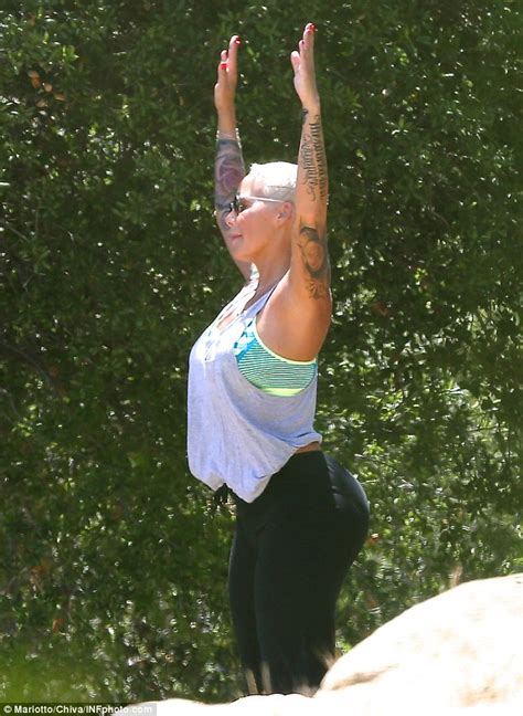 Amber Rose Shows Off Curves In Tight Workout Gear As She Practices