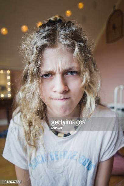 Angry Tween Girl Imagens E Fotografias De Stock Getty Images