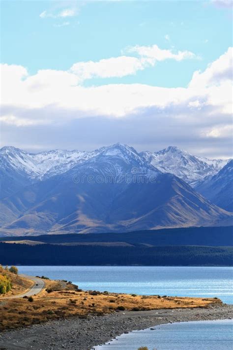 Lake Pukakisouth Island New Zealand Stock Image Image Of Meadow
