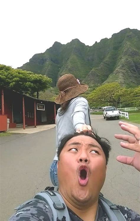 couple  vacation  hawaii hilariously recreate followmeto