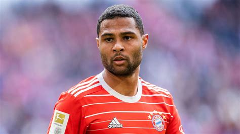 Report Serge Gnabry Wants To Stay At Bayern Munich But It Might Be