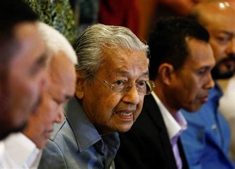 Malaysia Ex Pm Mahathir Facing Anti Graft Probe In A Case Involving His