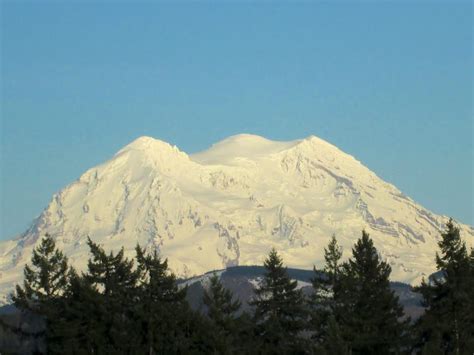 Mount Rainier Seen From The Northwest Photos Diagrams And Topos