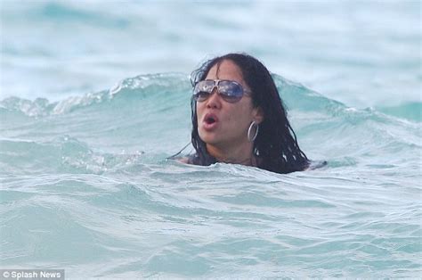 Kimora Lee Simmons Still In Stunning Shape As She Frolics At The Beach In A Bikini Daily Mail