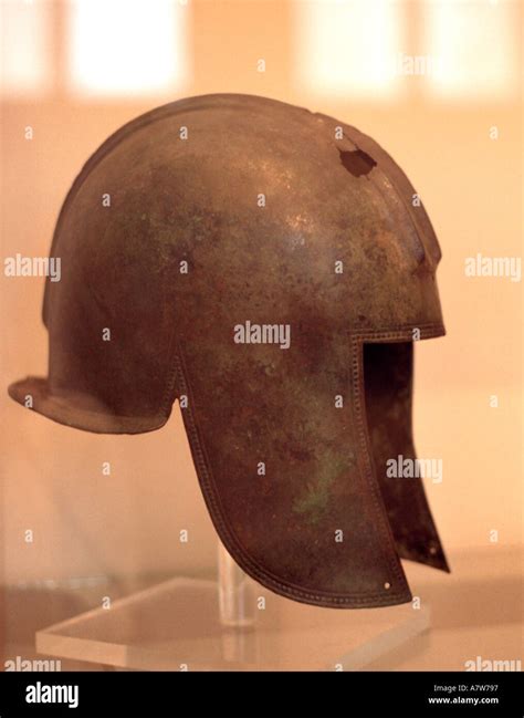 Casco De Bronce Fotografías E Imágenes De Alta Resolución Alamy