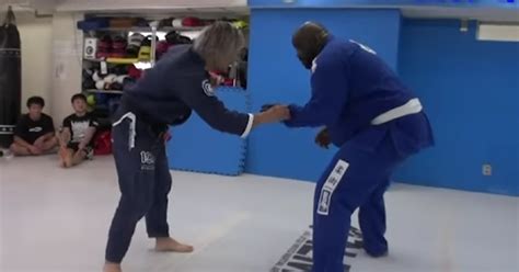 Bjj Black Belt Takes On White Belt More Than Twice His Size In Epic