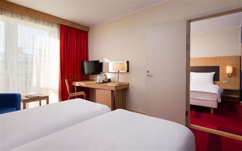 Park inn by radisson nevsky offers transfers from the airport and train station (fees may apply). هتل Park Inn by Radisson Nevsky Saint Petersburg