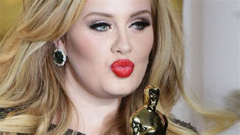 15 celebrities that can pull off the duck face look