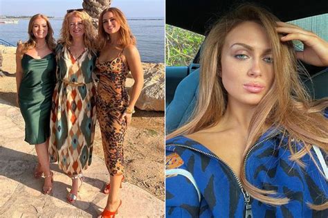 Maisie Smith Poses With Lookalike Mum For Sweet Snap As Fans Swoon