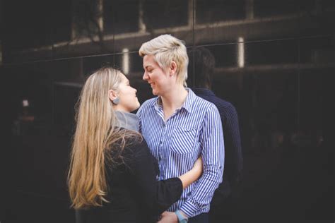 close up lesbian kissing bilder und stockfotos istock