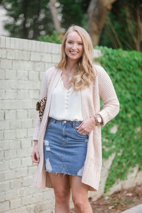 How To Style A Denim Skirt For Fall Denim Skirt Outfits How To Style