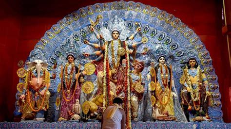 Durga Puja 2018 Celebrate The Festival By Visiting These Best Pandals From Across The Country
