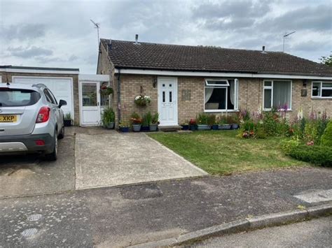 2 Bedroom Semi Detached Bungalow For Sale In Ipswich Offers In The