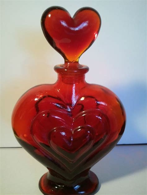 Pin By Dreaming 58 On Hearts And Love Perfume Bottles Perfume Bottle