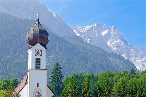 Grainau has many attractions to explore with its fascinating past, intriguing present and exciting future. Apartments & Hotel Buchenhof in Grainau an der Zugspitze