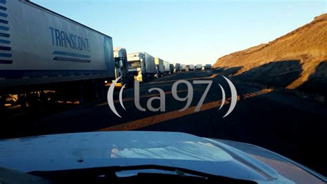Paro Aduanero Unos 80 Camiones Varados En La Frontera