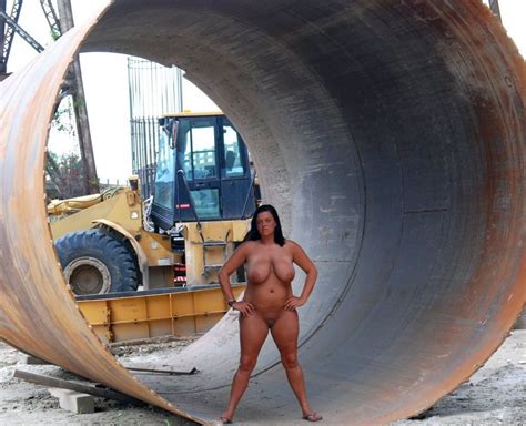 Curvy Babe Going Nude At A Construction Site Porn Pic