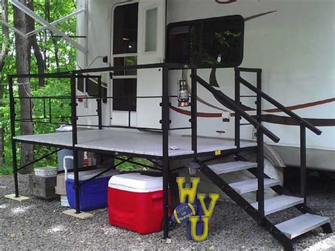 Portable Rv Steps Decks And Porches For 5th Wheels Motorhomes And