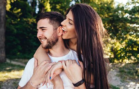 5 Types Of Kisses For A Happy Relationship