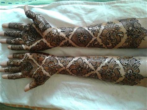 It's traditional yet classy and very unique. 41 Dubai Mehndi Designs That Will Leave You Captivated