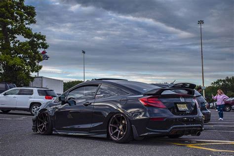 With bold, athletic styling, it's sure to get your heart revving. 2015 Honda Civic Si Coupe
