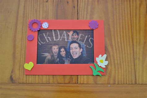 Choose from different foam board printing options, perfect for indoor visuals. Fun DIY Magnetic Foam Photo Frame - Factory Direct Craft Blog