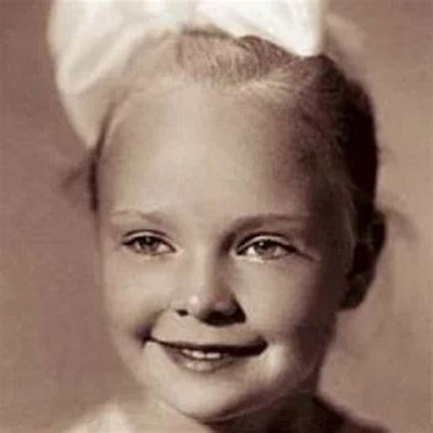 Силы актриса направляет на воспитание сына кирилла. Наталья Белохвостикова: осуждение за право стать матерью в ...