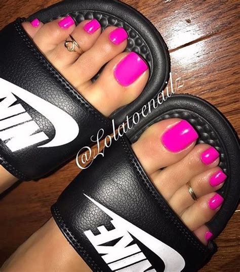 Hot Feet Pink Toe Nails Acrylic Toe Nails Toe Nail Color Pretty Toe