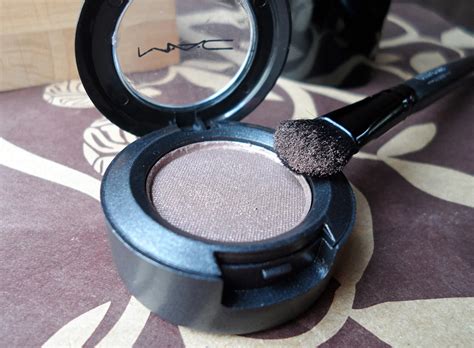 Mac Cosmetics Single Eyeshadow In Sable Review And Swatches January Girl