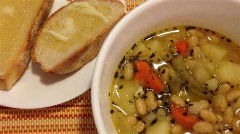 The usda even lists large white beans among the top 10 beans and legumes highest in protein. Great Northern Bean Soup | Recipe | Bean soup recipes ...