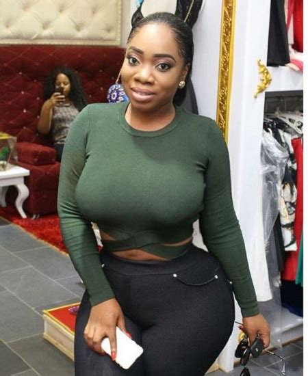 Omg This Pretty Ghanaian Star With Massive Butt Is Causing Commotion Online Photosvideo