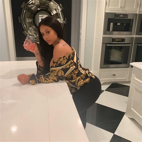 Now Dating Alexis Skyy Went To Rob Kardashians House To Cook For Him