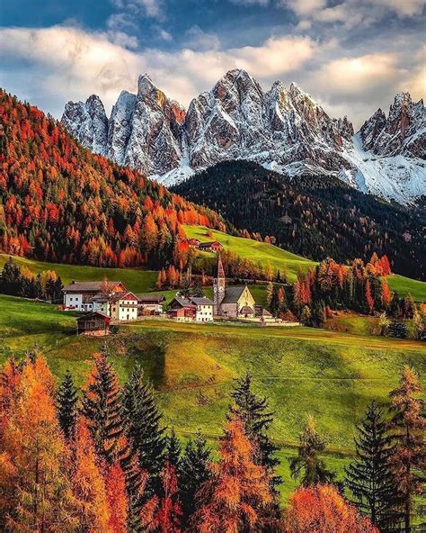 A Town In The Italian Dolomites Rmostbeautiful
