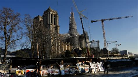 Notre Dames Fire Damaged Spire Rises Again The New York Times