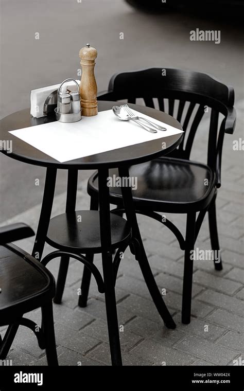Cafe Table Set Up How To Design A Restaurant Floor Plan 10 Restaurant