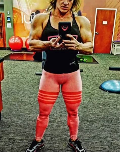 Bodybuilding Mother Stuns TikTok With Her Bulging Muscles And Six Pack Daily Mail Online