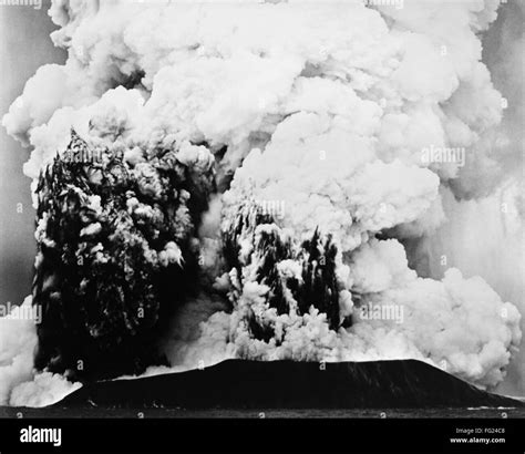 Iceland Surtsey 1960s Na View Of The Eruption Of Surtsey A