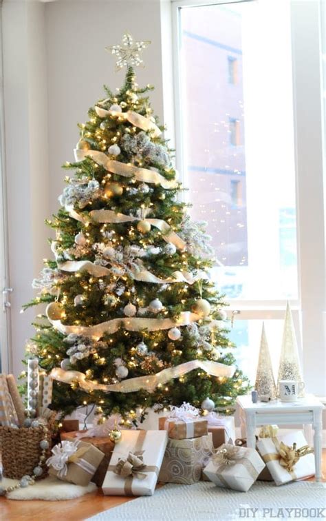 Gold and silver christmas decorations. A GORGEOUS, Gold, Silver & Glamorous Christmas Tree