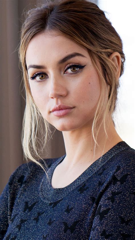 28 Ana De Armas Phone Wallpapers Wallpapersafari