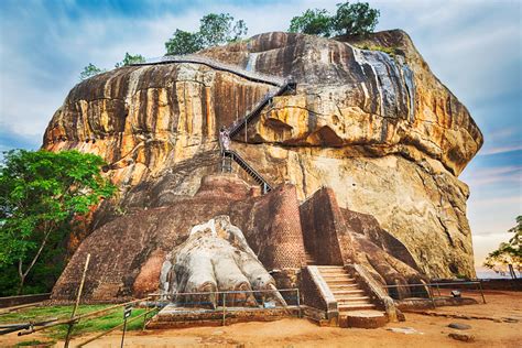 10 Fascinating Reasons Why You Should Visit Sri Lanka