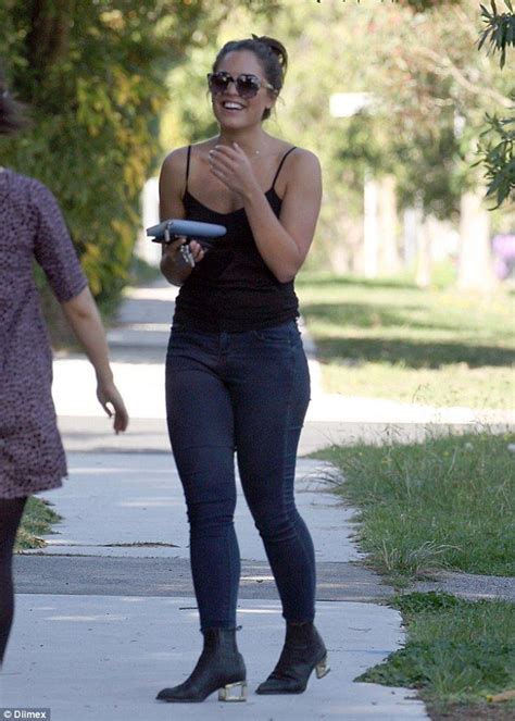 Olympia Valance Strikes A Jolly Figure And Shows Off Toned Physique