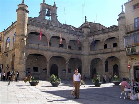 Nos encontrarás en ciudad rodrigo (miróbriga) en el sur de salamanca y a 25 km. Ciudad Rodrigo (Salamanca), Portal Fuenterrebollo