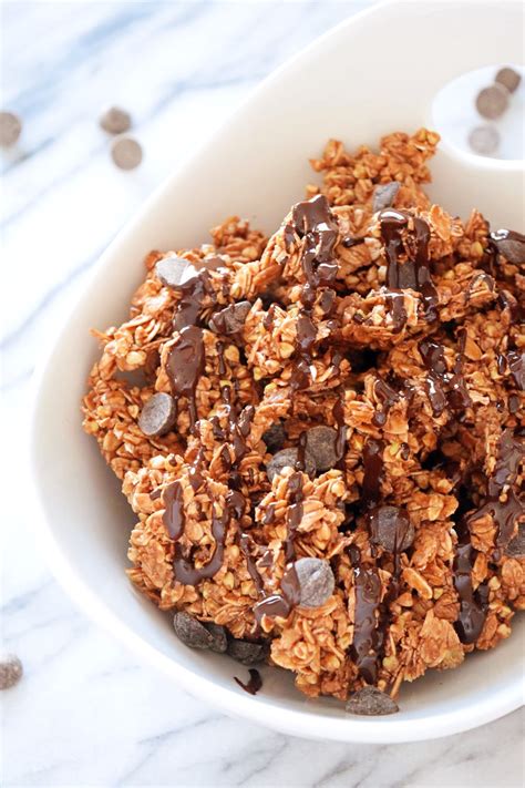 This peanut butter granola is made with just 4 ingredients, in only 10 minutes of prep time. Vegan Peanut Butter Cup Granola - Beaming Banana