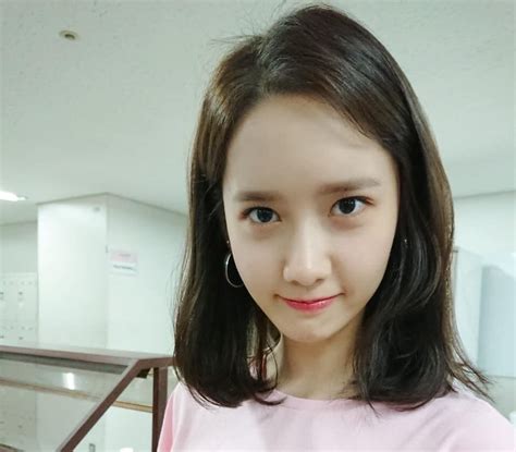 Pin By Chuing On 윤아 Yoona Media