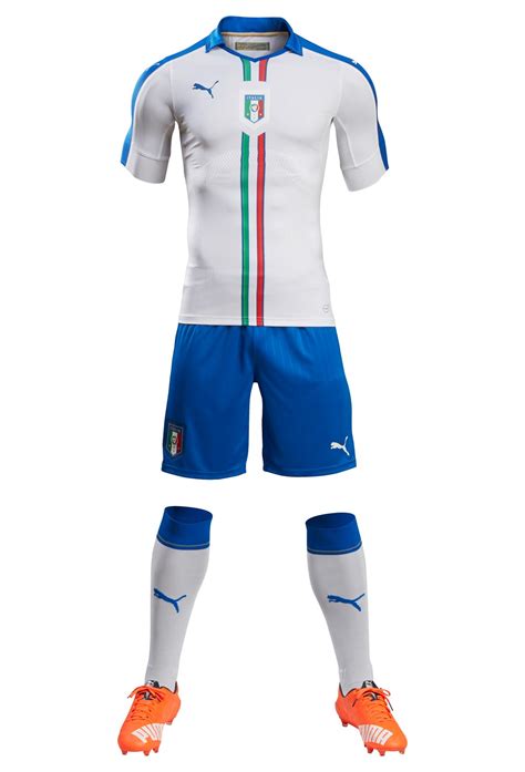 Spelers belgië en denemarken staan na tien minuten stil voor eriksen. Italy Euro 2016 Away Kit Released - Footy Headlines