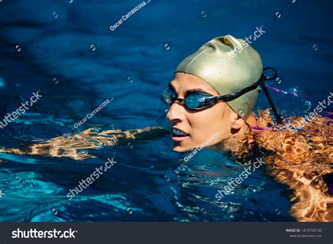 Pretty Woman Swimming Pool Ready Swim Stock Photo 1472728130 Shutterstock